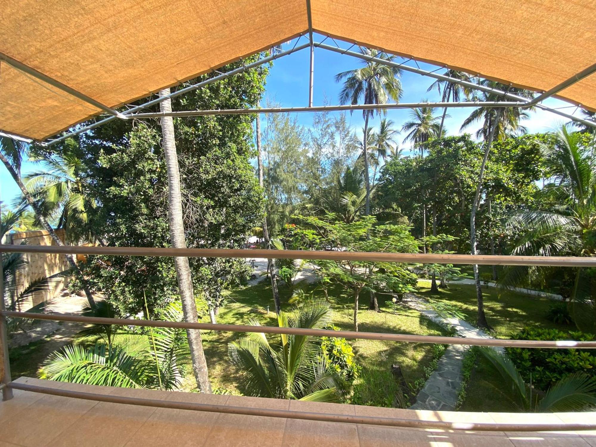Soul Breeze Beach Resort Diani Beach Rom bilde
